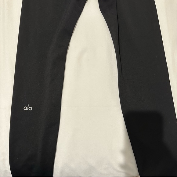 ALO Yoga AirLift Black Leggings - Picture 2 of 4